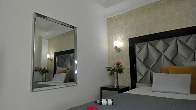 Snapshot of Layla_Mackenzie chatting on 6, 10, 2025 Layla Mackenzie online show from 6, 10, 2025