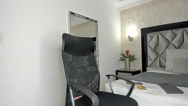 Snapshot of Layla_Mackenzie chatting on 13, 9, 2025 Layla Mackenzie online show from 13, 9, 2025