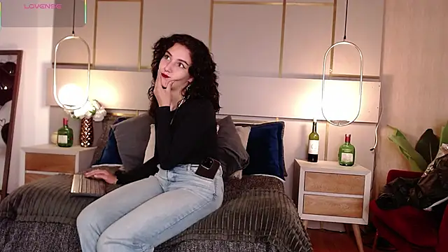 Lina Montclair online show from 13, 11, 2025