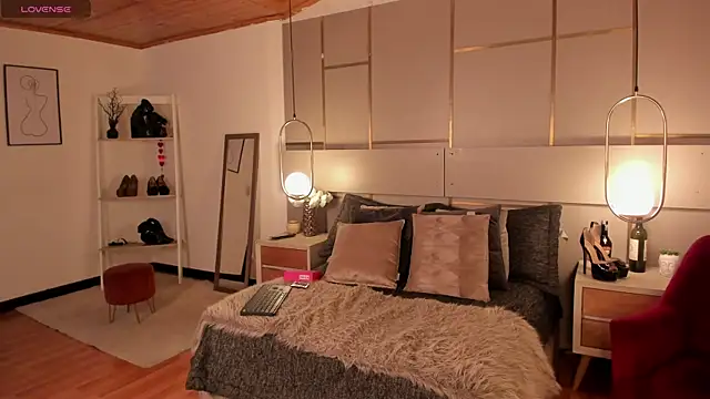 Lina Montclair online show from 14, 1, 2026