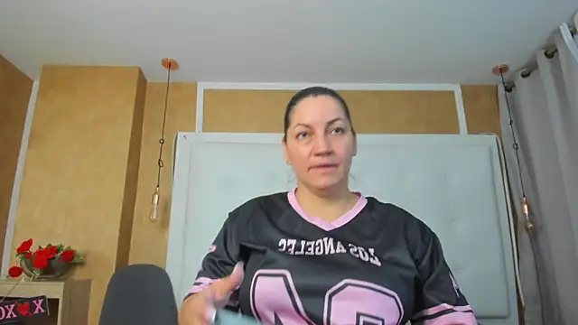 Heidy milf online show from 17, 7, 2026