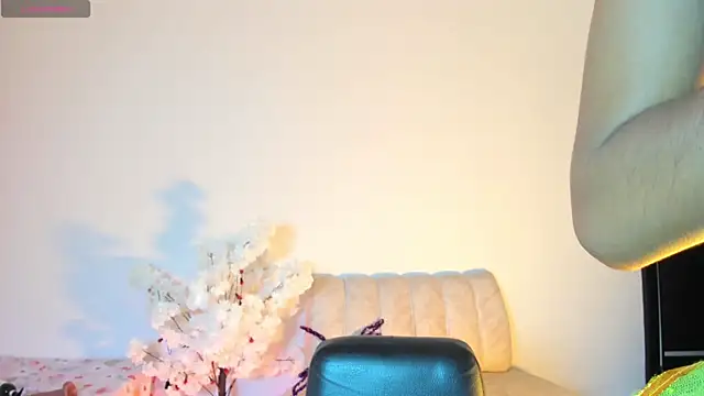 Snapshot of luxurykatty chatting on 29, 10, 2025 luxurykatty online show from 29, 10, 2025