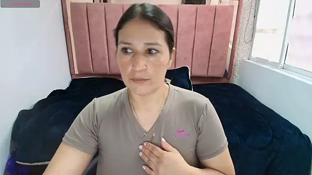 Snapshot of Barbara_fox__ chatting on 4, 5, 2026 Barbara fox online show from 4, 5, 2026