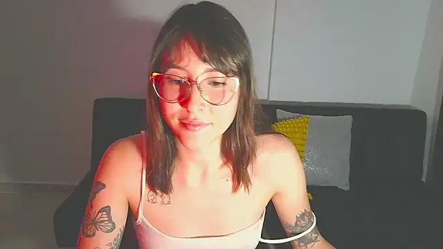 Yulienneg online show from 28, 4, 2026