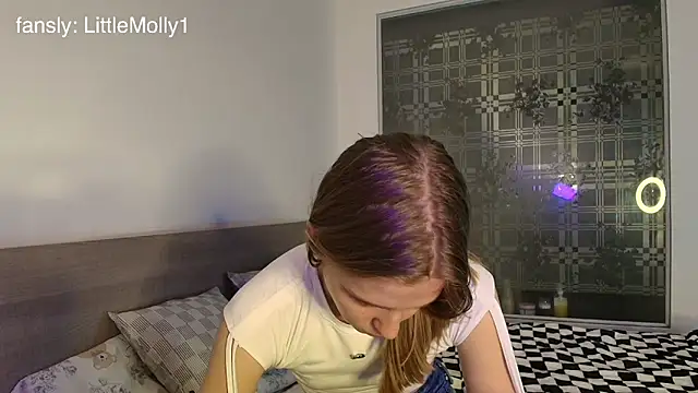 littlemolly11 online show from 1, 10, 2025