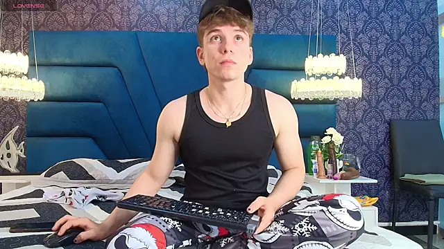 TaylerWhite online show from 22, 12, 2025