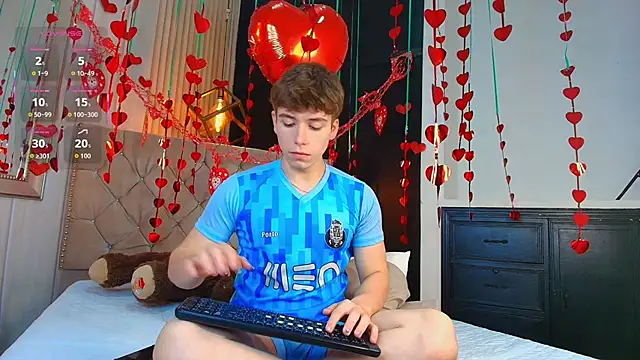 TaylerWhite online show from 22, 9, 2025