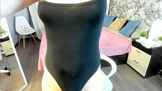 Laila Blarr online show from 27, 3, 2026