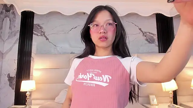 Sophie Calloway online show from 19, 12, 2025