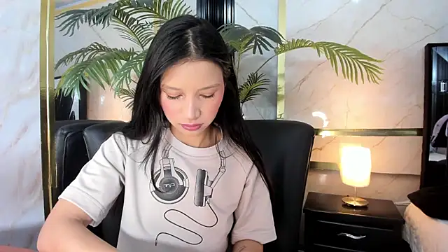 Sophie Calloway online show from 4, 3, 2026