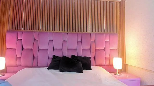 Sophie Calloway online show from 28, 10, 2025