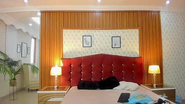 Sophie Calloway online show from 7, 10, 2025