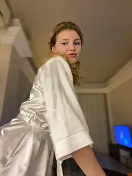 Emaline Fane online show from 26, 10, 2025