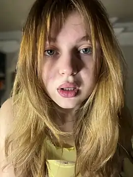 Snapshot of Emaline_Fane chatting on 1, 6, 2026 Emaline Fane online show from 1, 6, 2026