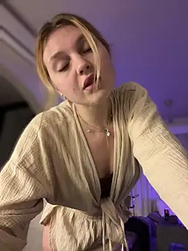 Emaline Fane online show from 22, 12, 2025