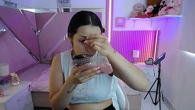 Mia garcia28 online show from 1, 12, 2025