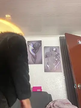 Mia garcia28 online show from 2, 2, 2026