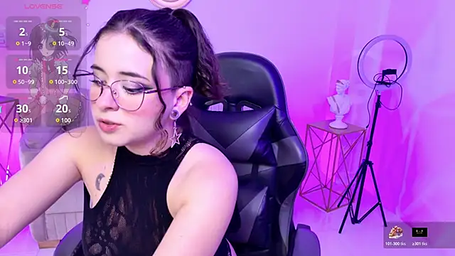 Mia wee online show from 19, 10, 2025