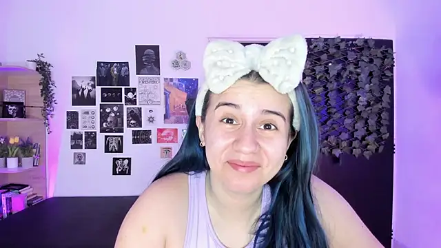 Lana Herondale online show from 18, 12, 2025