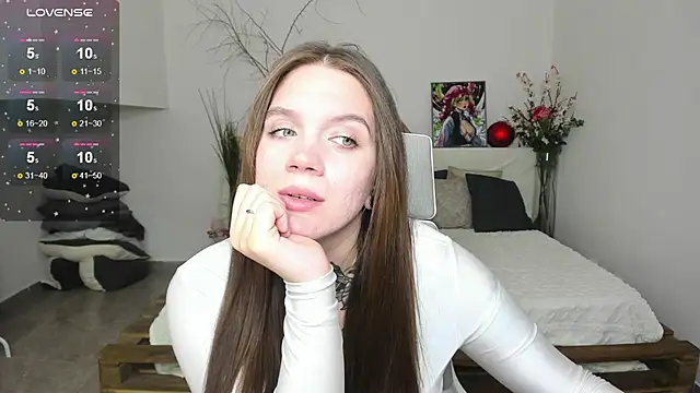 Luna Ver online show from 13, 10, 2025