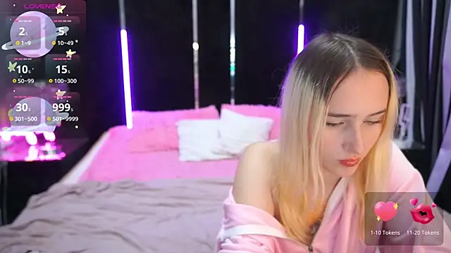 LilElfie online show from 29, 11, 2025