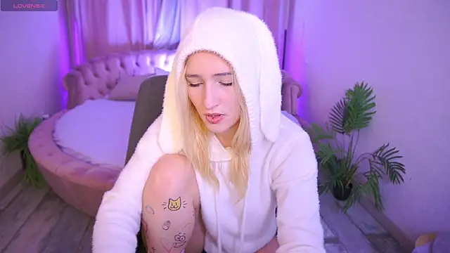 LilElfie online show from 16, 11, 2025