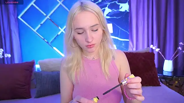 LilElfie online show from 10, 2, 2026