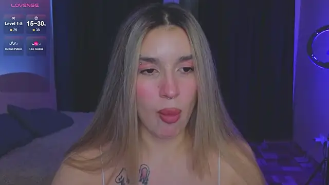 Snapshot of RoxyChill chatting on 16, 9, 2025 RoxyChill online show from 16, 9, 2025