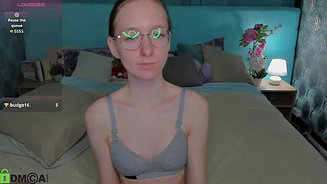 Mia E1fie online show from 28, 3, 2026