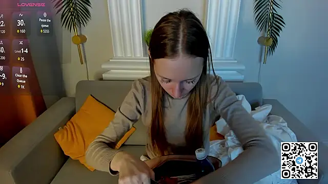 Mia E1fie online show from 10, 2, 2026