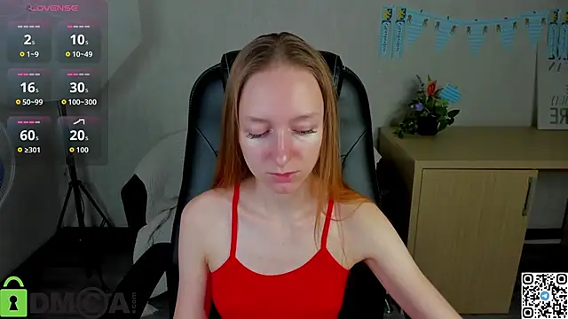 Mia E1fie online show from 12, 10, 2025