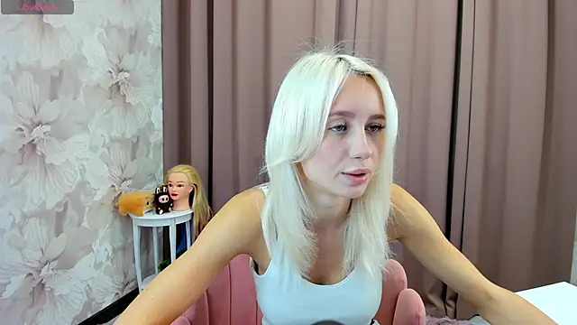 Snapshot of cute_luucy chatting on 16, 10, 2025 cute luucy online show from 16, 10, 2025