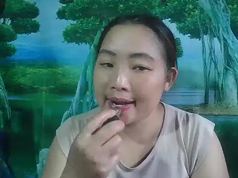 Snapshot of PhamPhung chatting on 19, 10, 2025 PhamPhung online show from 19, 10, 2025