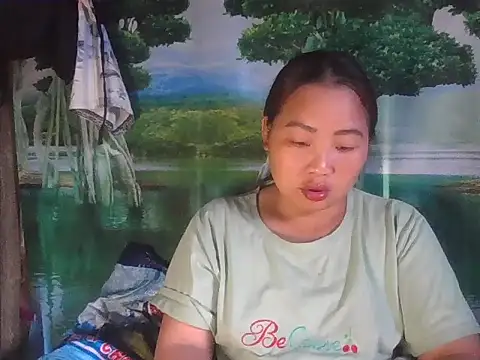 Snapshot of PhamPhung chatting on 7, 10, 2025 PhamPhung online show from 7, 10, 2025