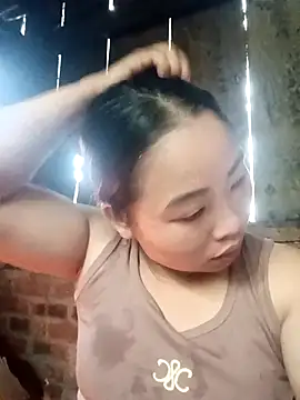 Snapshot of PhamPhung chatting on 25, 10, 2025 PhamPhung online show from 25, 10, 2025