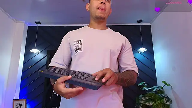 marco garciia  online show from 4, 3, 2026