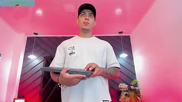 marco garciia  online show from 1, 12, 2025