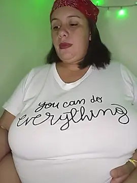 Snapshot of luzdanna chatting on 8, 7, 2026 luzdanna online show from 8, 7, 2026