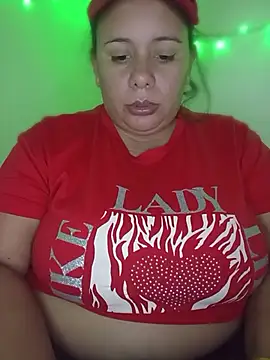 Snapshot of luzdanna chatting on 12, 7, 2026 luzdanna online show from 12, 7, 2026