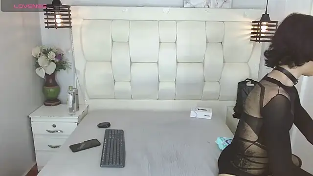 Atley Dolly online show from 6, 11, 2025