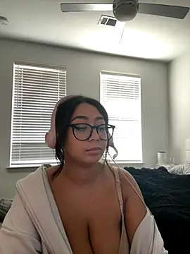 Snapshot of minhaa_gamer chatting on 3, 10, 2025 minhaa gamer online show from 3, 10, 2025