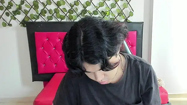 Snapshot of Lady_Evelynn chatting on 15, 10, 2025 Lady Evelynn online show from 15, 10, 2025