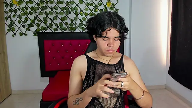 Snapshot of Lady_Evelynn chatting on 22, 10, 2025 Lady Evelynn online show from 22, 10, 2025