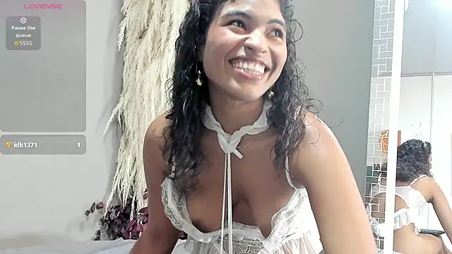 sienna glow online show from 20, 12, 2025