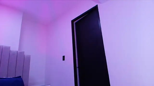 Snapshot of valecastro_ chatting on 27, 11, 2025 valecastro online show from 27, 11, 2025