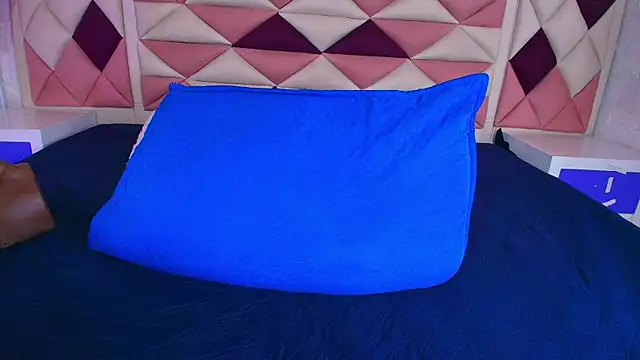 Snapshot of valecastro_ chatting on 30, 10, 2025 valecastro online show from 30, 10, 2025