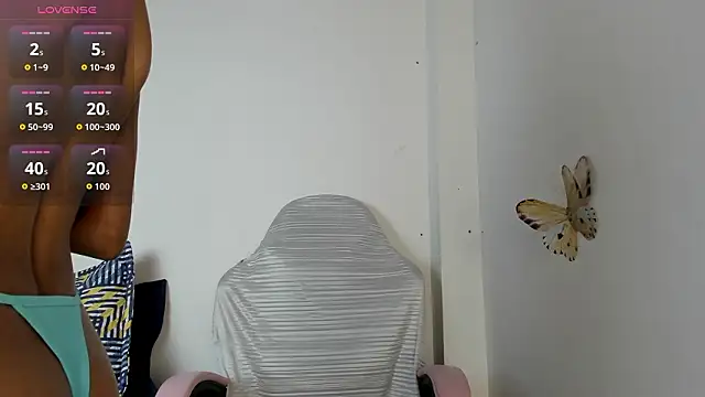 Snapshot of mari-ross chatting on 1, 2, 2026 mari-ross online show from 1, 2, 2026