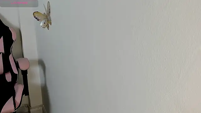 Snapshot of mari-ross chatting on 1, 12, 2025 mari-ross online show from 1, 12, 2025