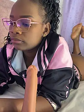 kendra smiitch online show from 11, 3, 2026