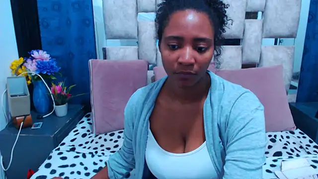 Snapshot of AmbarSmit chatting on 15, 9, 2025 AmbarSmit online show from 15, 9, 2025